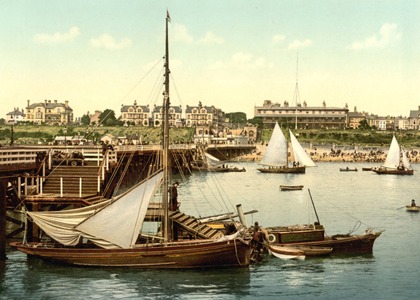 Clacton Front Pier 7 - Old Photos of Clacton
