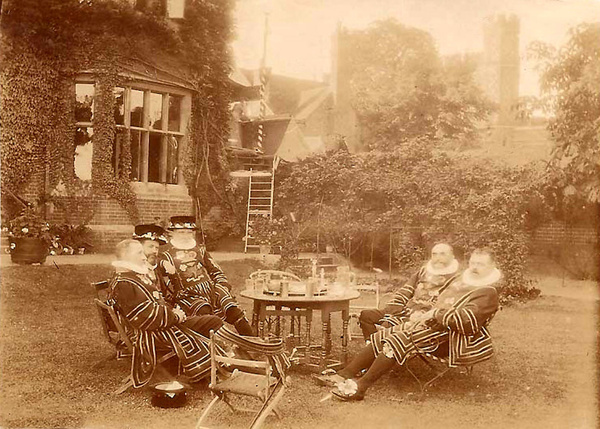 Windsor Beefeaters 4 - Old Photos of Windsor