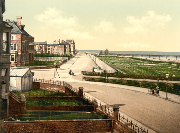 Skegness Parade 5 - Old Photos of Skegness