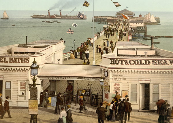 Clacton Pier 8 - Old Photos of Clacton