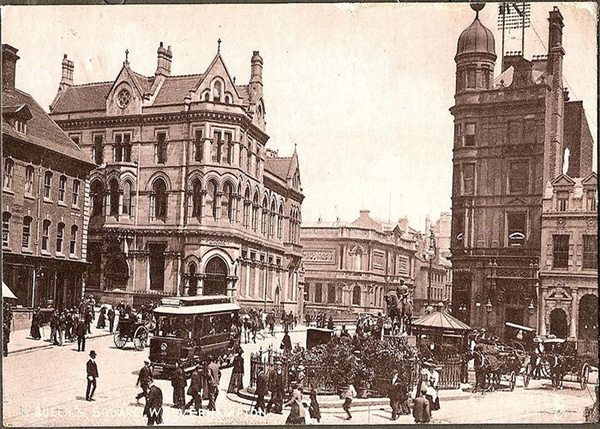 Wolverhampton Queen's Square 1 - Old Photos of Wolverhampton