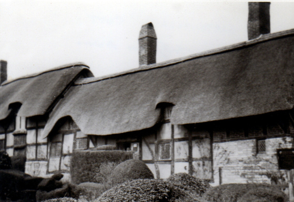 Ann Hathaways Cottage 8 - Old Photos of Stratford on Avon