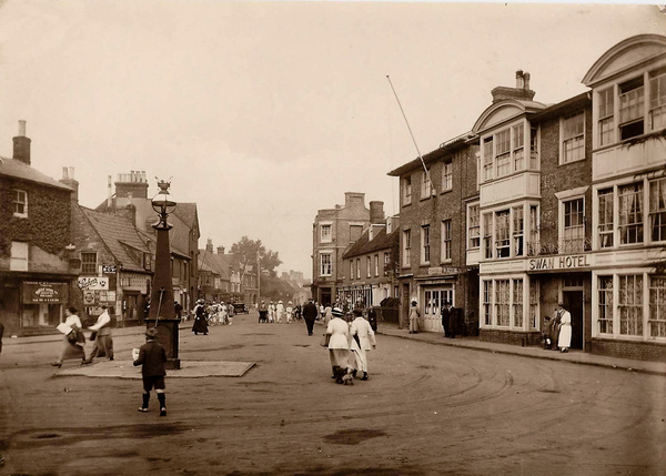 Southwold Market Place 4 - Old Photos of Southwold