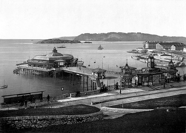 Plymouth The Hoe Pier 54 - Old Photos of Plymouth