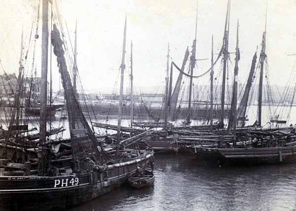 Boats Plymouth Barbican 58 - Old Photos of Plymouth