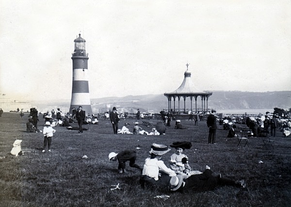 Plymouth Hoe Smeatons Tower 64 - Old Photos of Plymouth