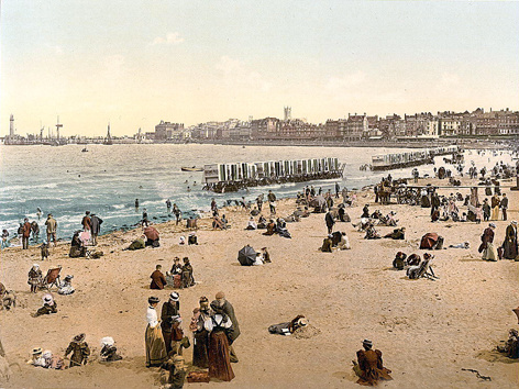 Margate Beach and Harbour 4 - Old Photos of Margate