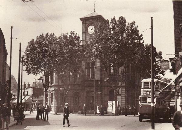Bilston Town Hall 4 - Old Photos of Bilston