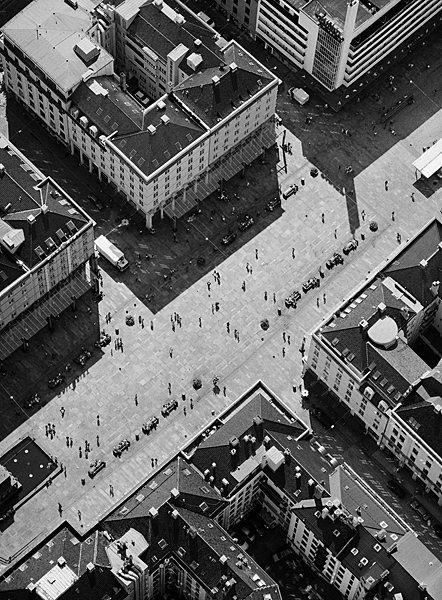 Raymond Mosken - Black, White & Gray