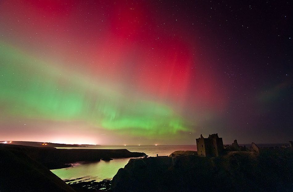 Dunnottar castle aurora - Scottish Aurora