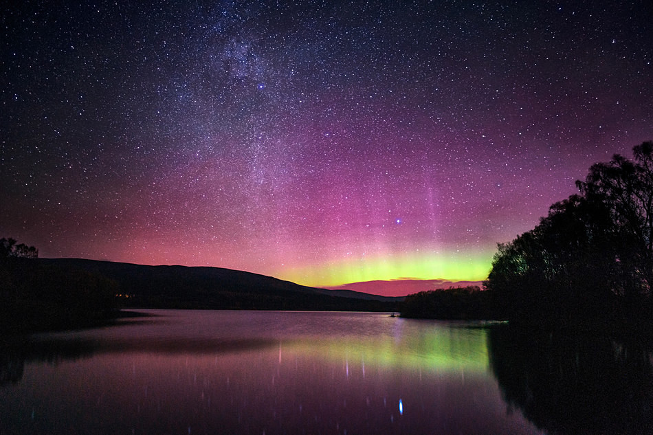Loch Kinord aurora - Scottish Aurora