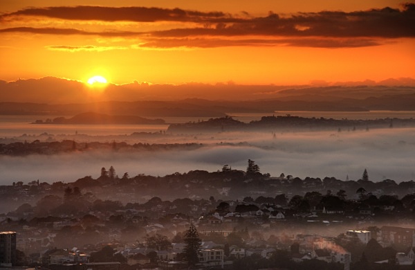 Misty sunrise over Auckland - Auckland