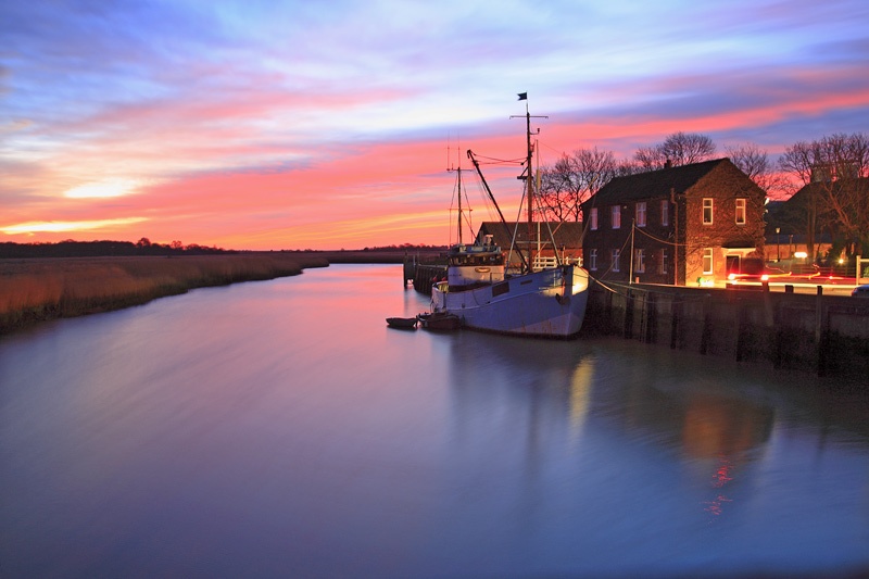 <center>Sunrise at Snape</center><br> - <font color=yellow>Suffolk</font>