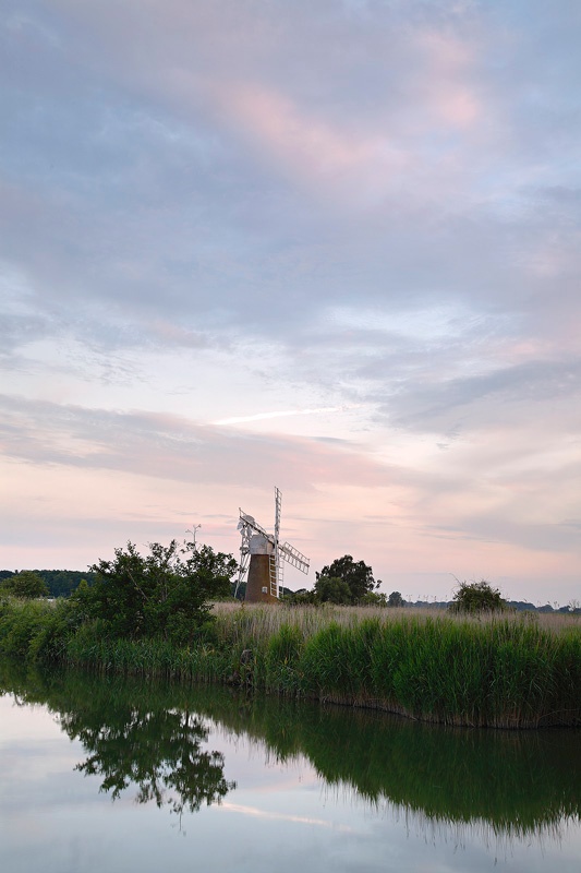 <center>Watching the Dusk</center> - <font color=yellow>Norfolk</font>