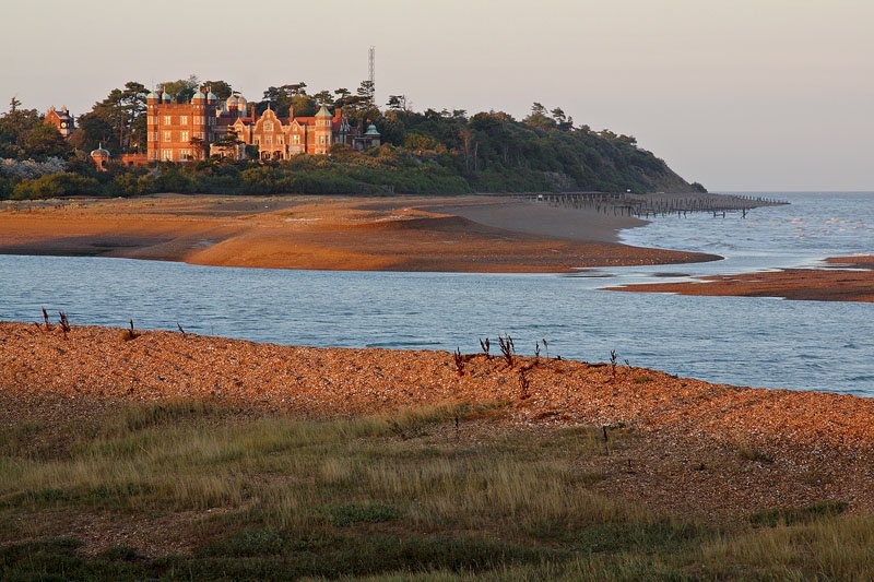 <center>Last Light on the Manor</center> - <font color=yellow>Suffolk</font>