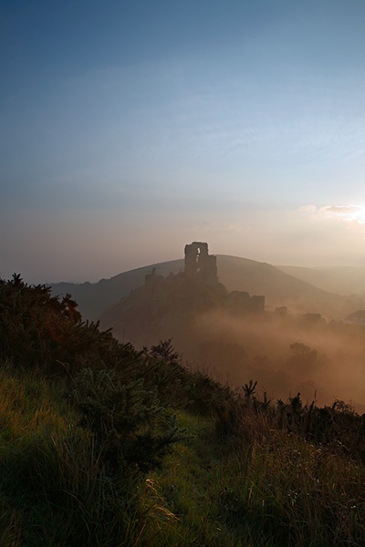 Sun up at Corfe Castle - <font color=yellow>The Jurassic Coast</font>