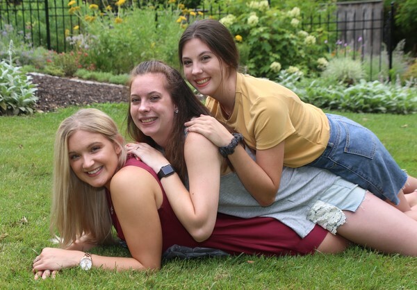 Blended SIsters FOrever! - Family Portraits at Botanical Gardens