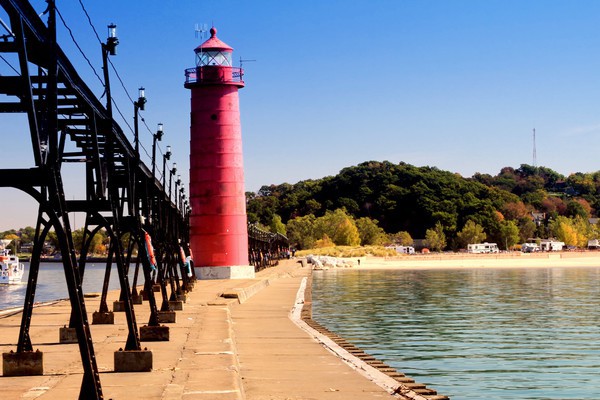Grand Haven Lighthouse from the Docks - Lighthouses