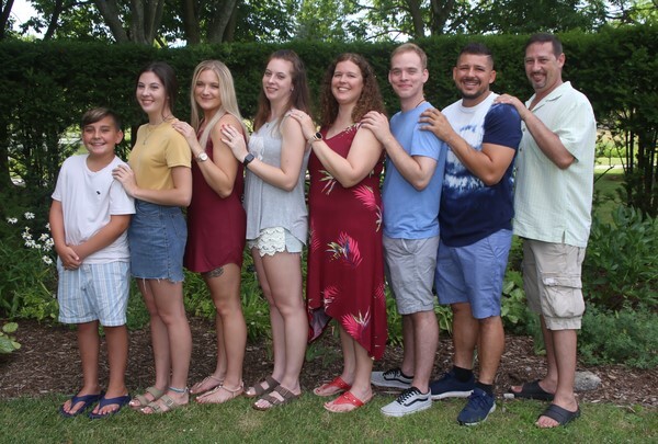 Our Crazy Cool Family! - Family Portraits at Botanical Gardens