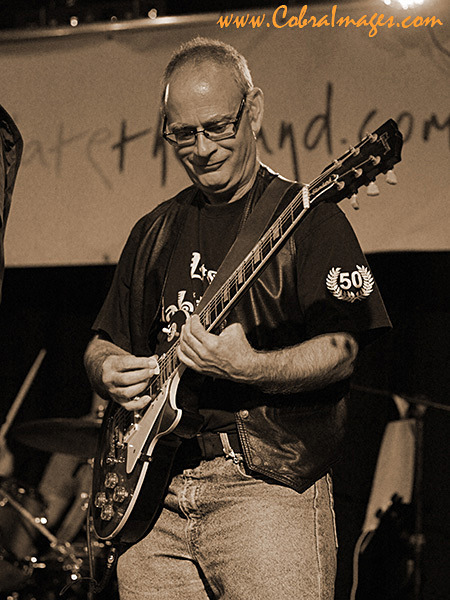 AF0I0150sepia - Never Too Late and Los Habituales