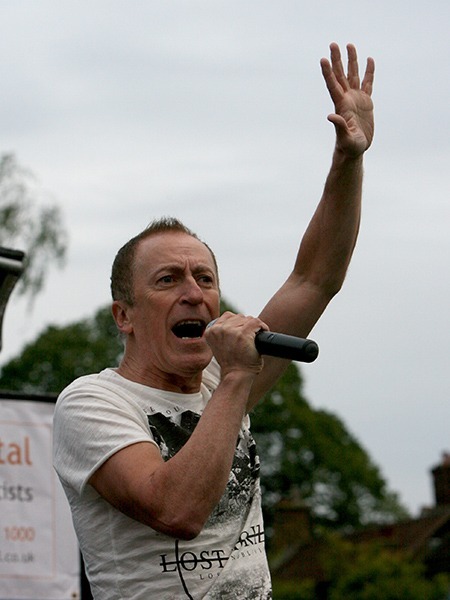 RT5B5944 - Suburbanstar at Chislehurst Rocks