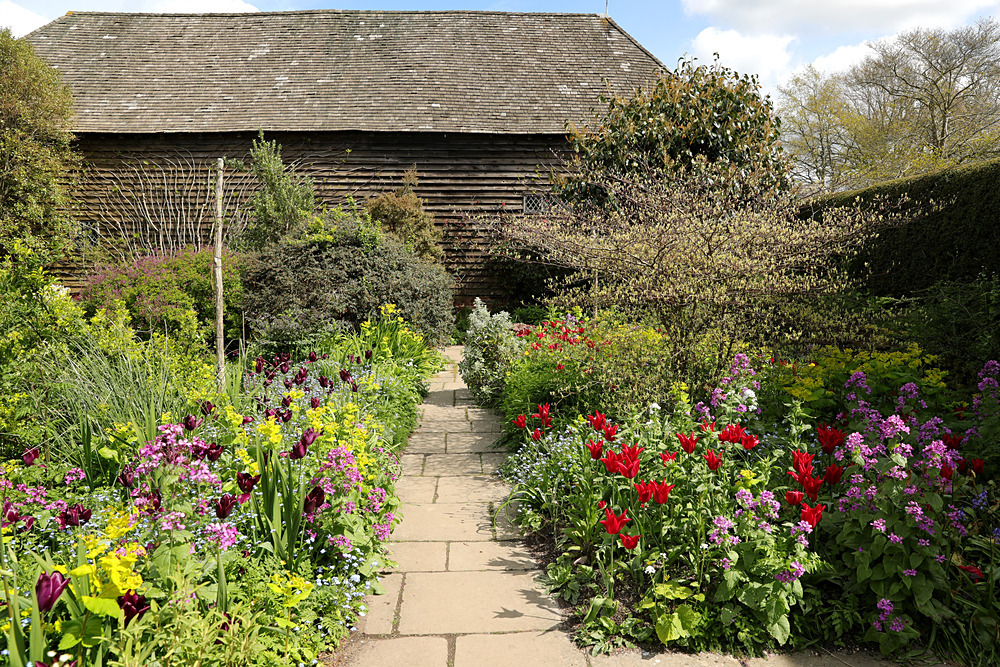 AW1I5151 - Great Dixter April 2024