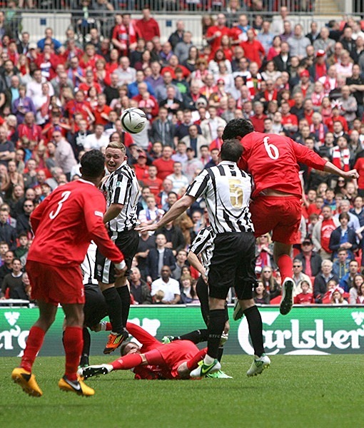 63_RT5B0335 - FA Carlsberg Vase Final 2013