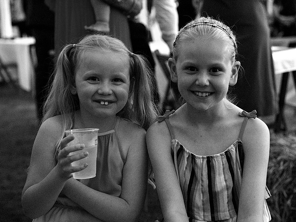 Dane_AF0I0200bw - The Party