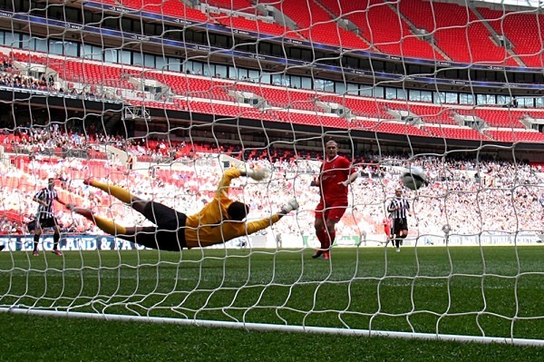 45b_IMG_0156 - FA Carlsberg Vase Final 2013