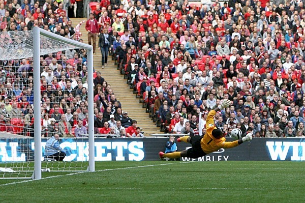 45a_RT5B0281 - FA Carlsberg Vase Final 2013