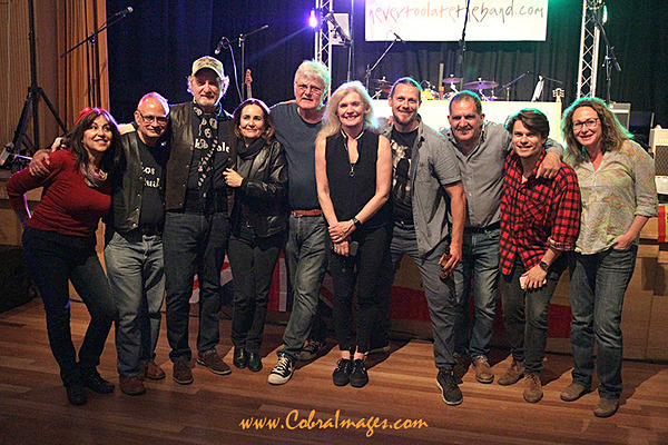 AF0I0156 - Never Too Late and Los Habituales