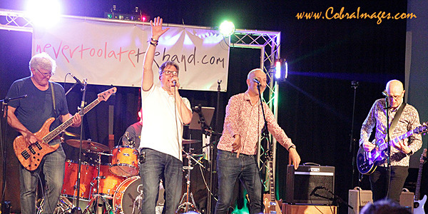 AF0I0005 - Never Too Late and Los Habituales