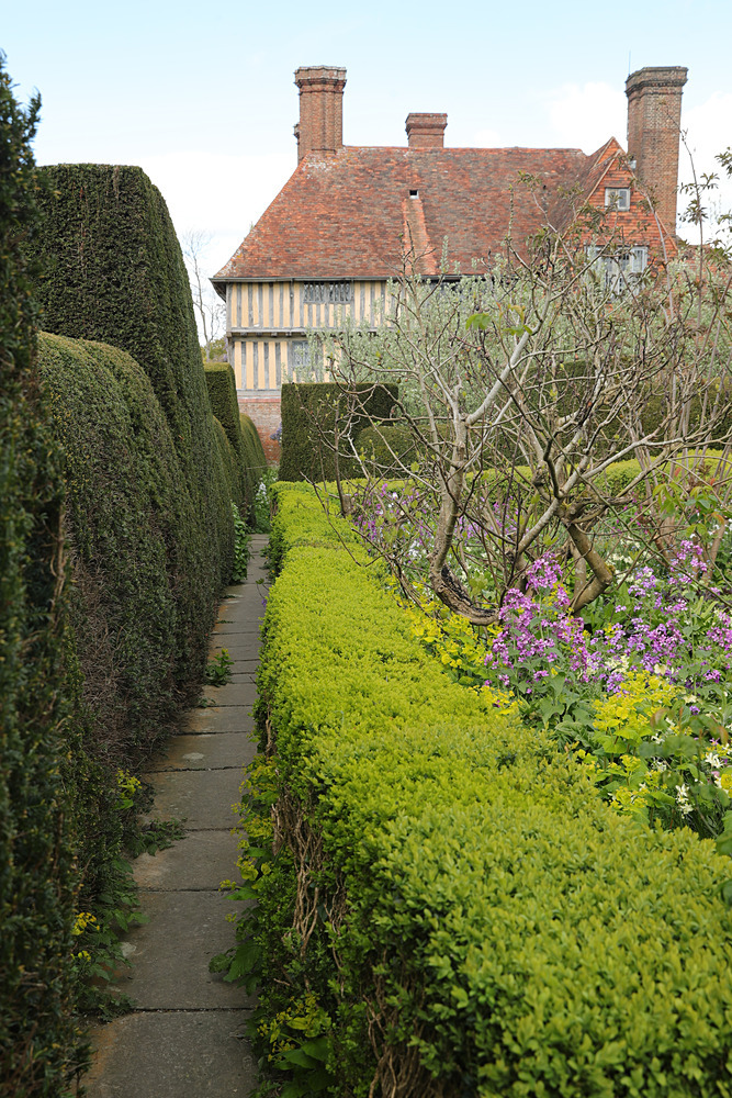 AW1I5175 - Great Dixter April 2024