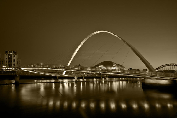 Newcastle Millennium bridge - Black & White
