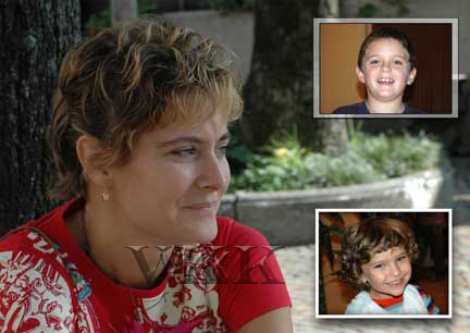 Italian Mama and children - People