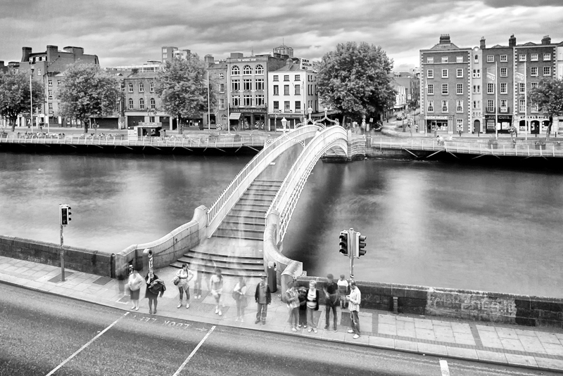 One Minute at The Ha'penny Bridge. - CO. DUBLIN