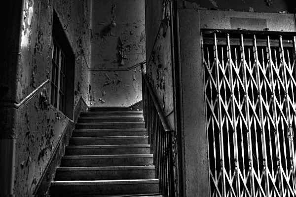 Cambridge Military Hospital urbex urban exploration cmh bleeding doors military hospital