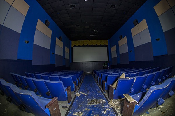 Vue Multiplex Cinema Bury urbex urban explorationderelict cinema park 66