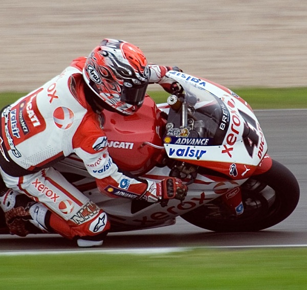 ducati motogp valentino rossi max biaggi silverstone donnington park rossi the doctor yamaha honda susuki