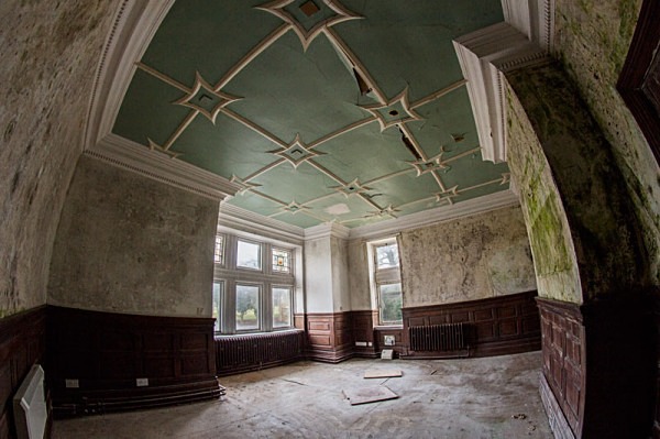 High Royds Hospital asylum urbex urban exploration hospital West Riding Pauper Lunatic Asylum peter costello  High Royds asylum
