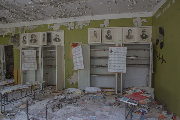 Chernobyl Pripyat Dugar Radar urbex Urban Exploration Ukraine Reactor no4  Chernobyl Nuclear Power Plant Pripyat Ghost Town Ferris Wheel Bumper Cars