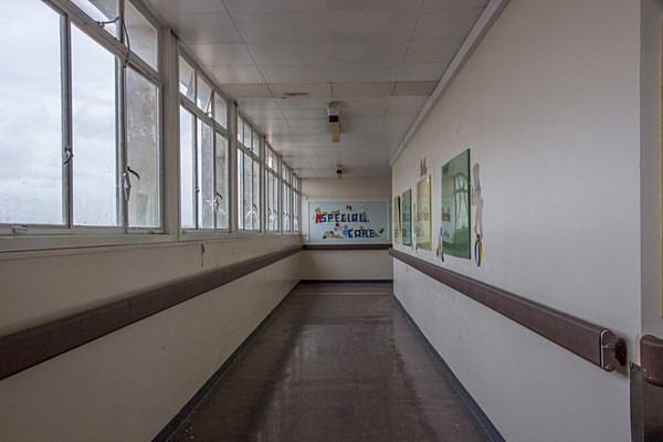 Queen Elizabeth II Hospital Welwyn Garden City Urbex Urban Exploration Abandoned petercostellophotography.com Hertfordshire