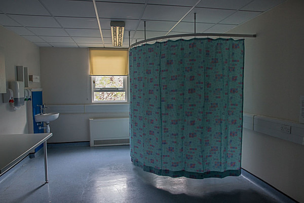 Queen Elizabeth II Hospital Welwyn Garden City Urbex Urban Exploration Abandoned petercostellophotography.com Hertfordshire