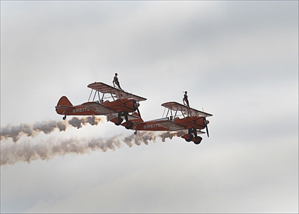 blackpool air show lancaster bomber jets army navy spitfire