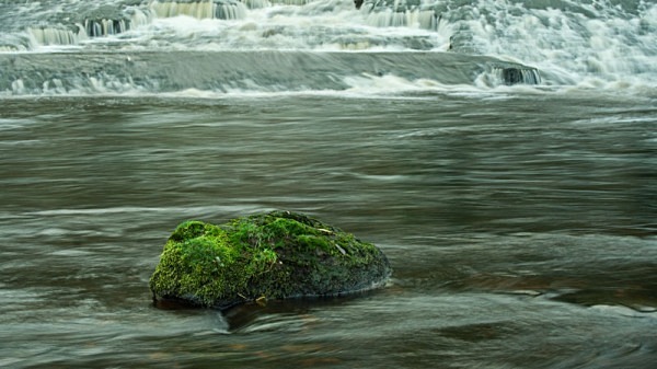 Landscape Photography landscape moorland m62 dovestone canon 100d nature saddleworth moor isle of man obolisk landscape photography peter costello