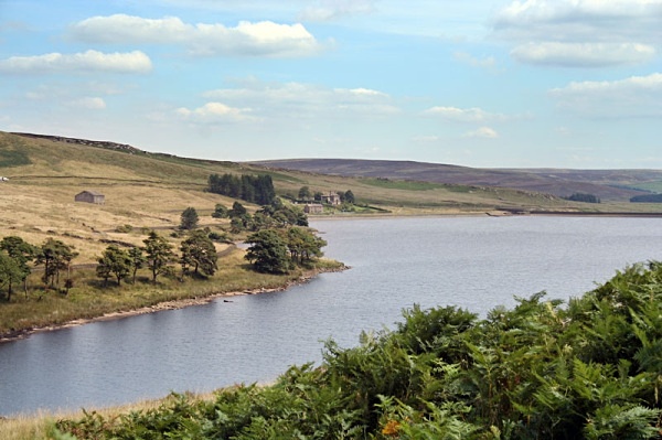 Landscape Photography landscape moorland m62 dovestone canon 100d nature saddleworth moor isle of man obolisk landscape photography peter costello