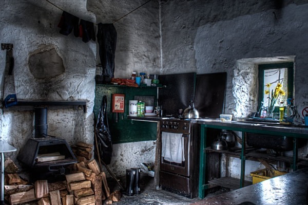 holmewood bothy loweswater national trust Holmewood Bothy Loweswater Cumbria National Trust Holmewood Petercostellophotography.com lake district Bothy