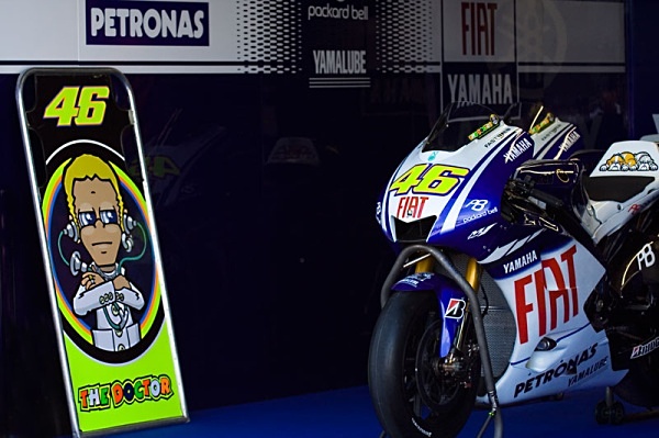 Valentino Rossi Silverstone Motogp The Doctor Greatest Of Al Time Yamaha M1 Yamaha Racing World Champion Legend Dorna