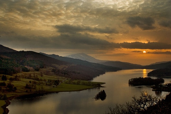 Landscape Photography landscape moorland m62 dovestone canon 100d nature saddleworth moor isle of man obolisk landscape photography peter costello