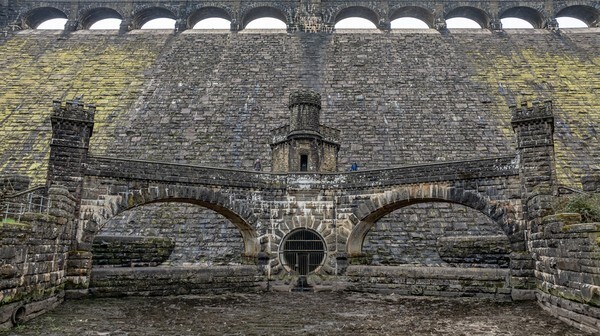 Scar Housr Reservoir - Landscapes